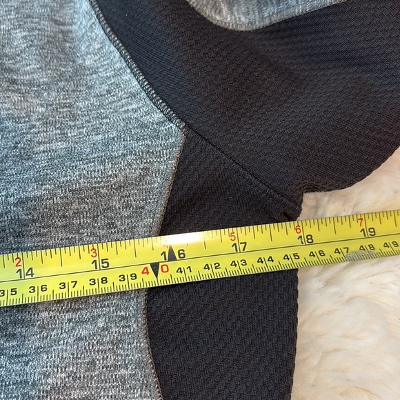 The North face 1/4 zip pullover - Picture 6 of 8